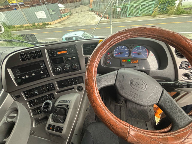 UD Trucks Quon 5