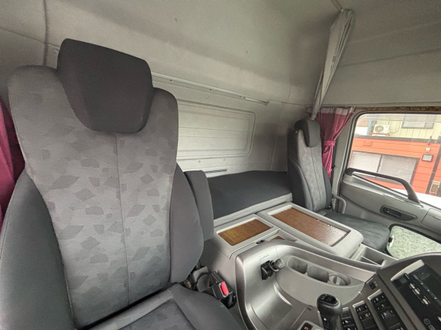 UD Trucks Quon 8