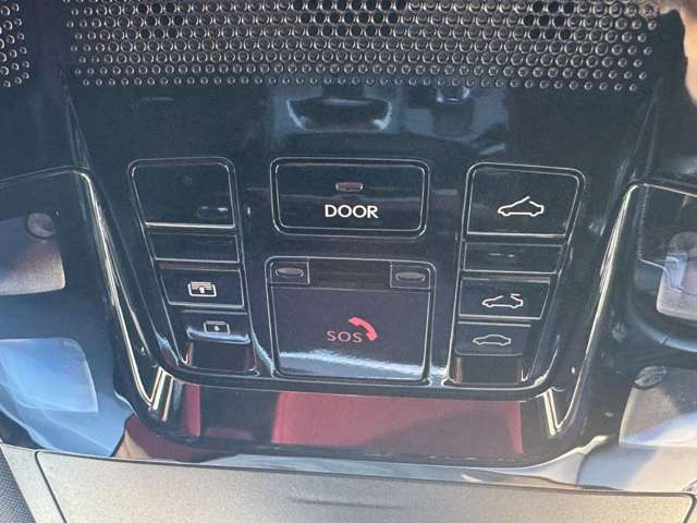 Lexus NX 11