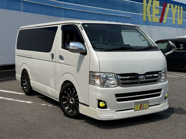 Toyota Hiace Van 6