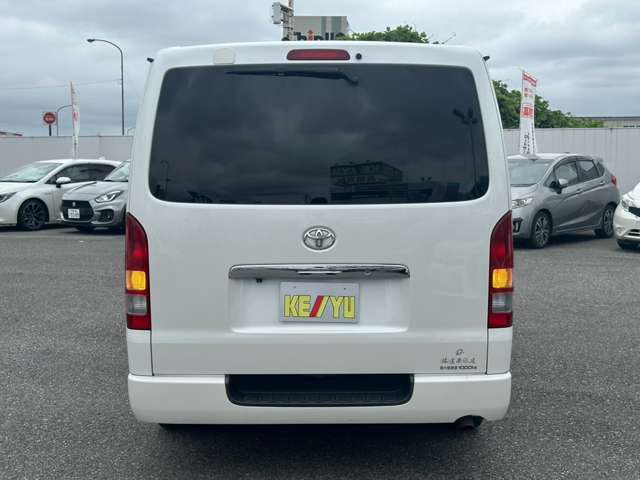 Toyota Hiace Van 9