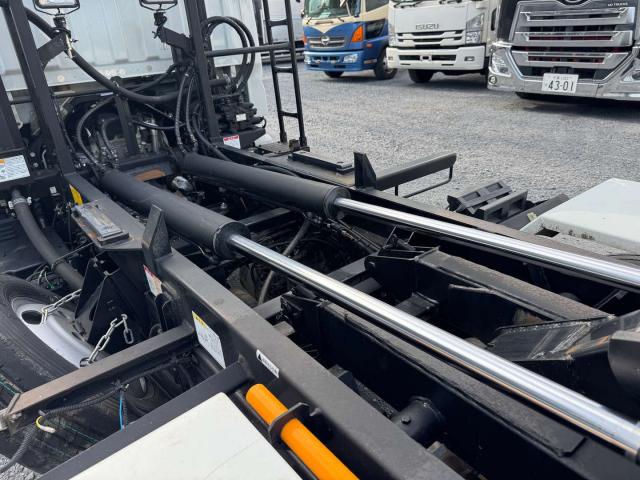 Mitsubishi Fuso Canter 11