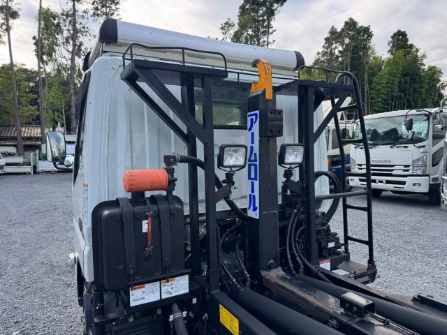 Mitsubishi Fuso Canter 12