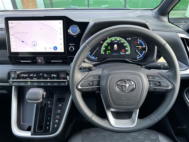 Toyota Voxy 11