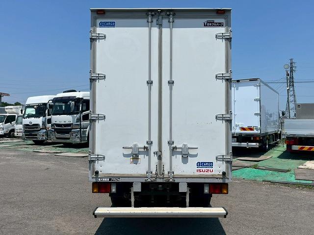 Isuzu Elf 7