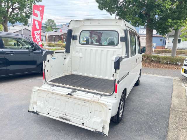 Daihatsu Hijet Deck Van 11