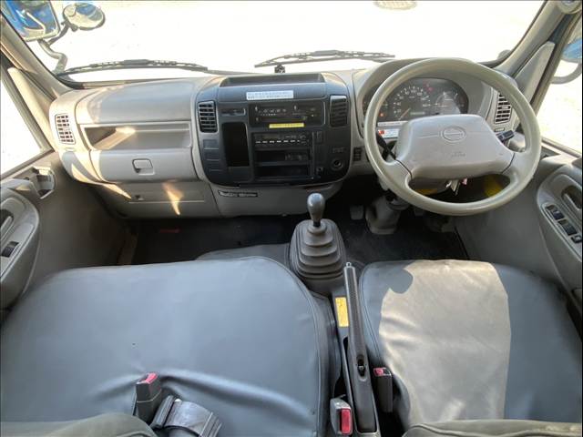 Hino Dutro 3