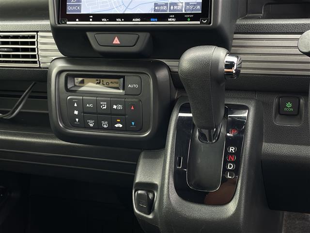 Honda N-VAN 12