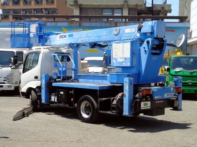 Hino Dutro 3