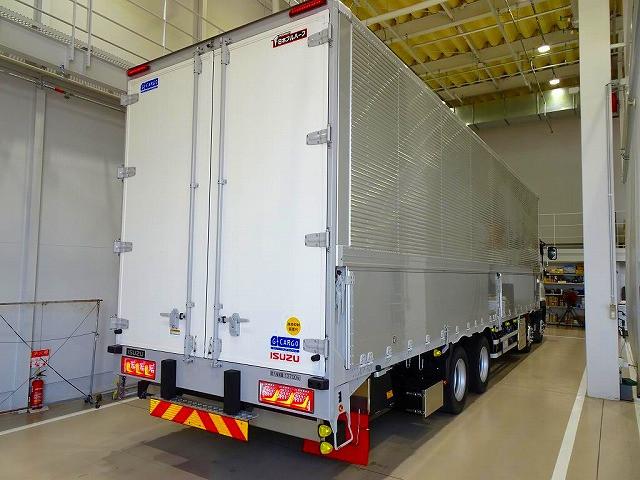 Isuzu Giga 3