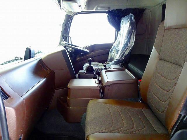 Isuzu Giga 6