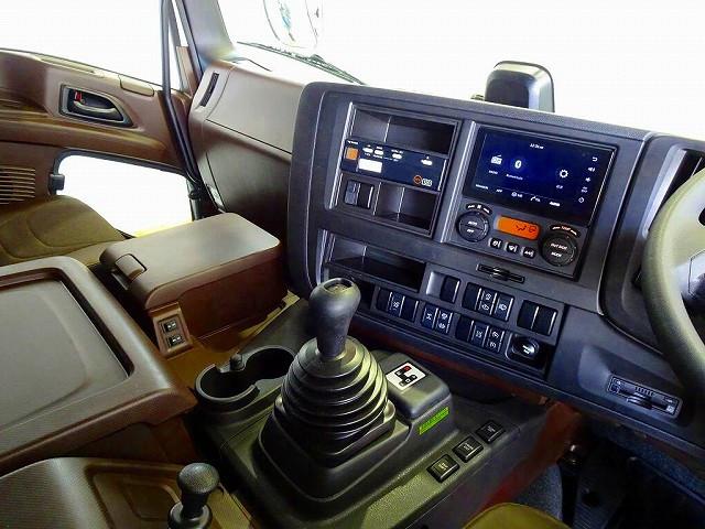 Isuzu Giga 8