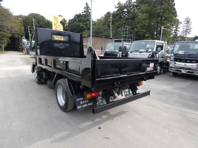 Mitsubishi Fuso Canter 9