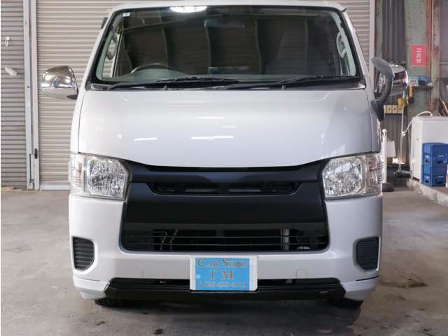 Toyota Hiace Van 2