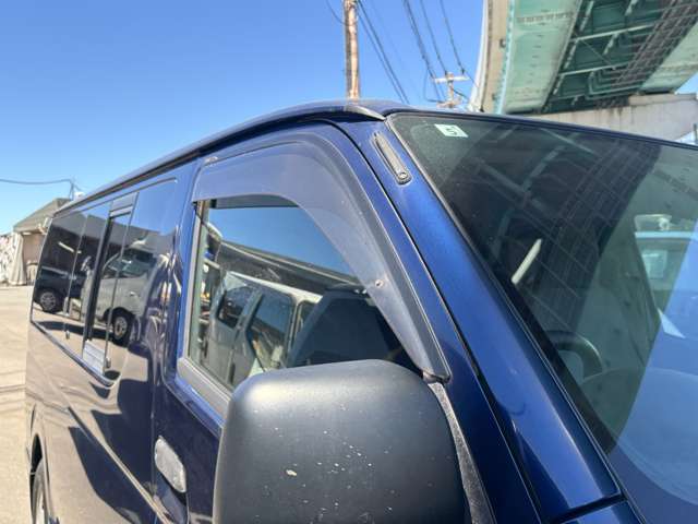 Toyota Hiace Van 12