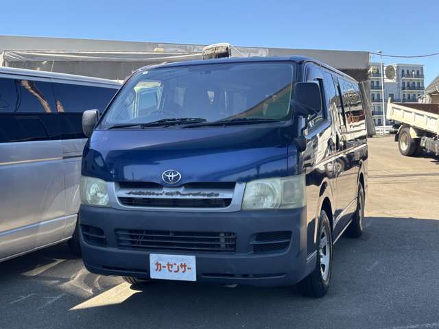 Toyota Hiace Van 2