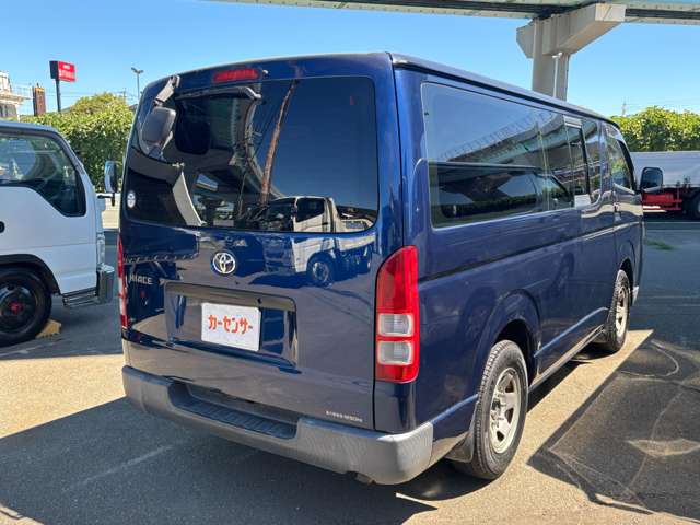 Toyota Hiace Van 6