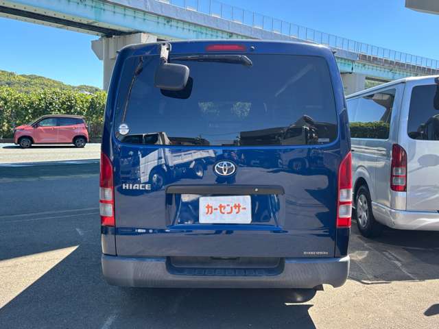 Toyota Hiace Van 7
