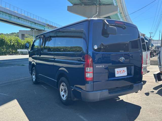 Toyota Hiace Van 8