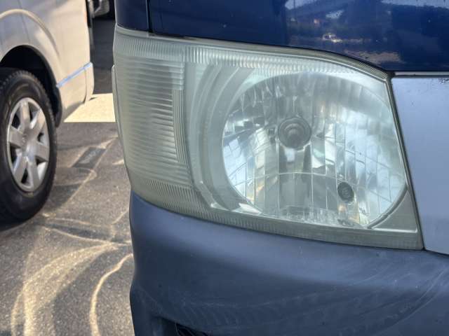 Toyota Hiace Van 9
