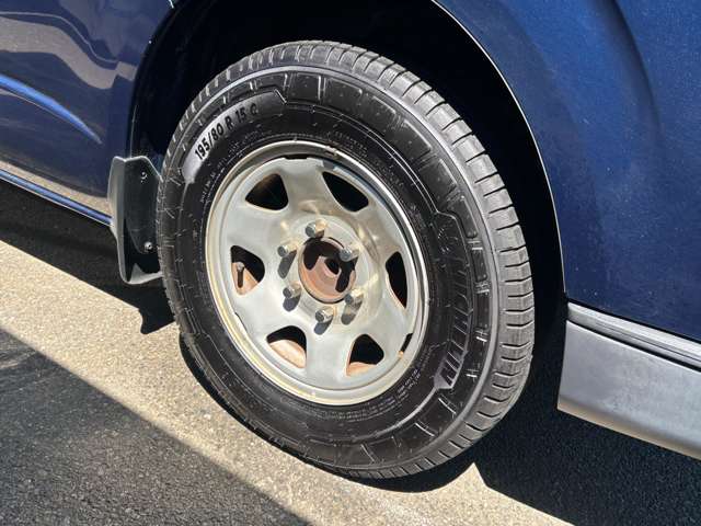 Toyota Hiace Van 10