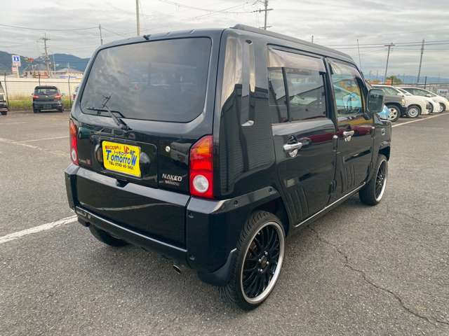 Daihatsu ネイキッド 6