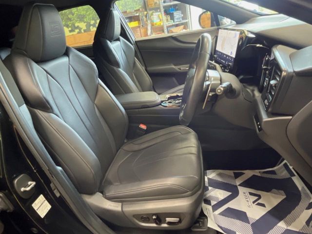 Lexus NX 8