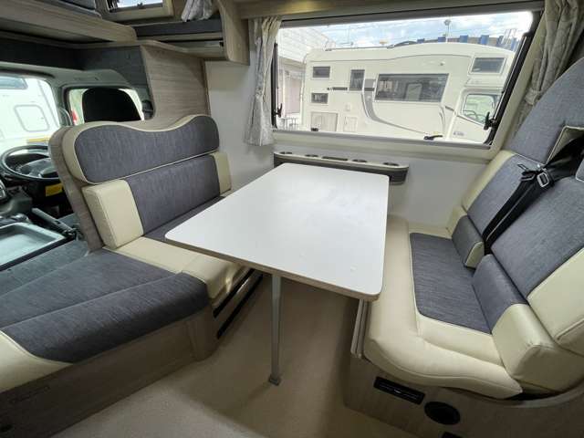 Toyota Camroad 8