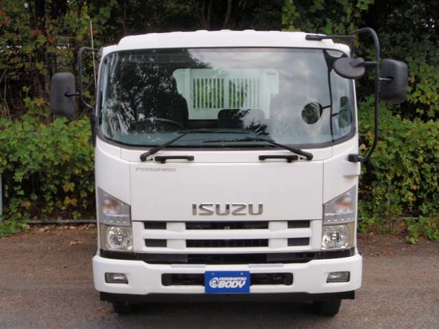 Isuzu Forward 3