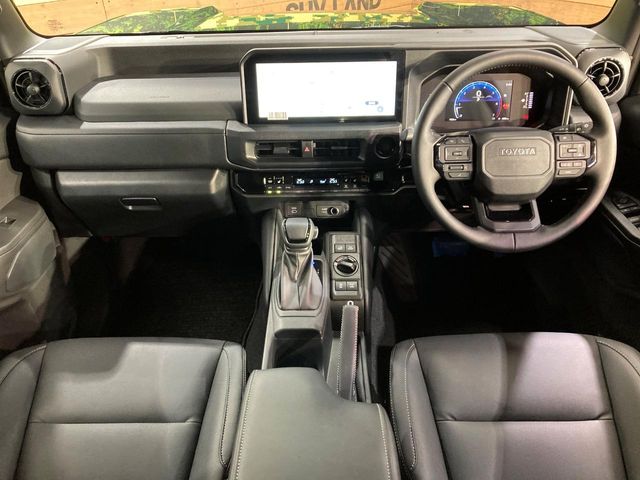 Toyota Land Cruiser FJ 2