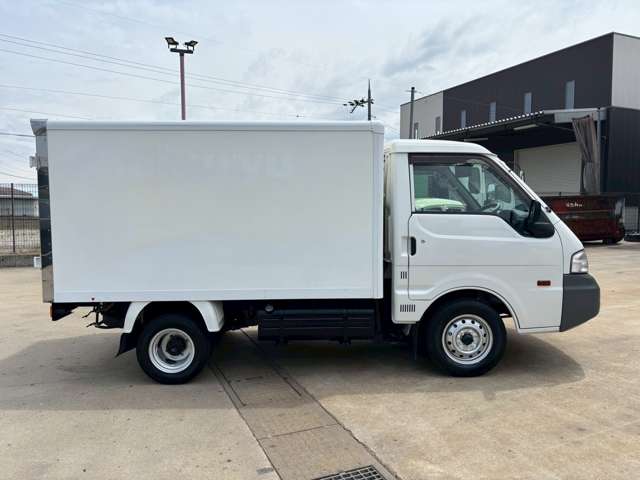 Mazda Bongo Truck 4
