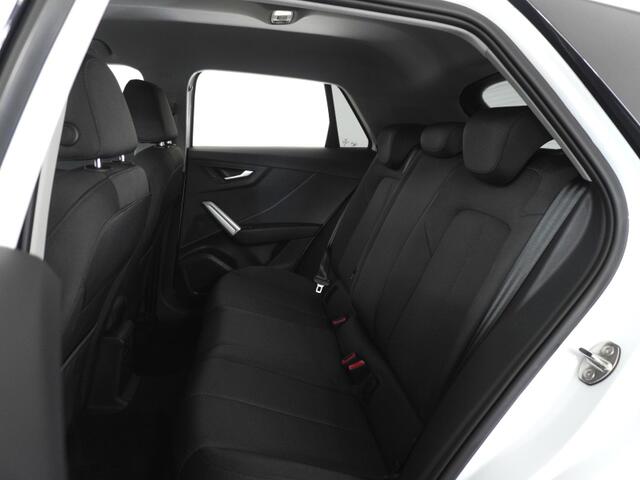 Audi Q2 10