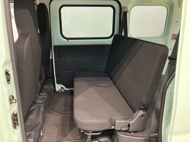 Daihatsu Hijet Cargo 6