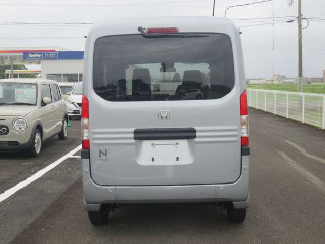 Honda N-VAN 10