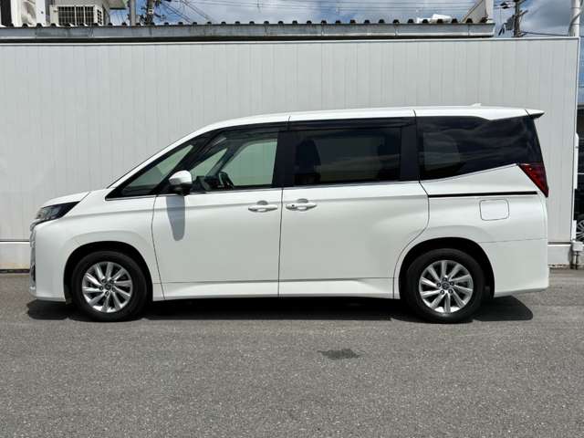 Toyota Noah 9