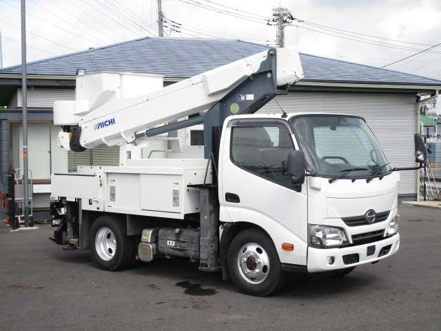 Hino Dutro 4