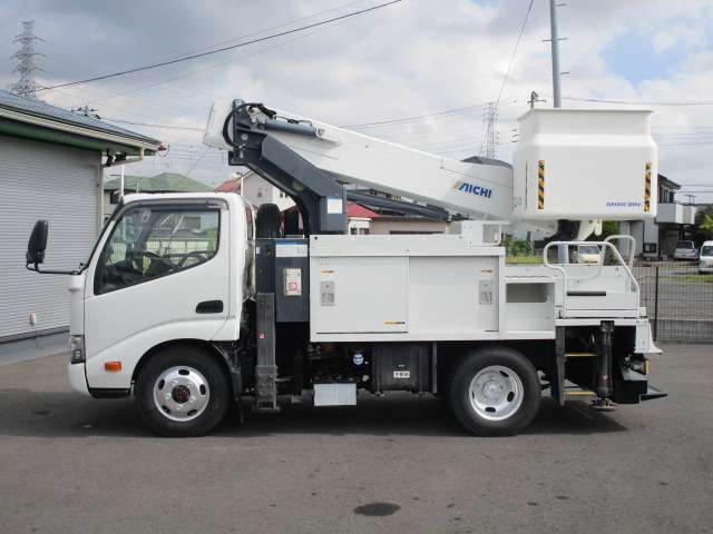 Hino Dutro 6