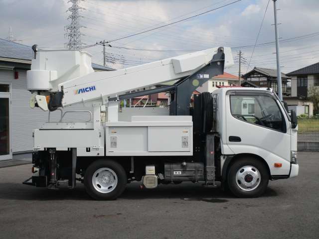 Hino Dutro 7