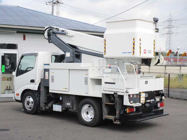 Hino Dutro 8