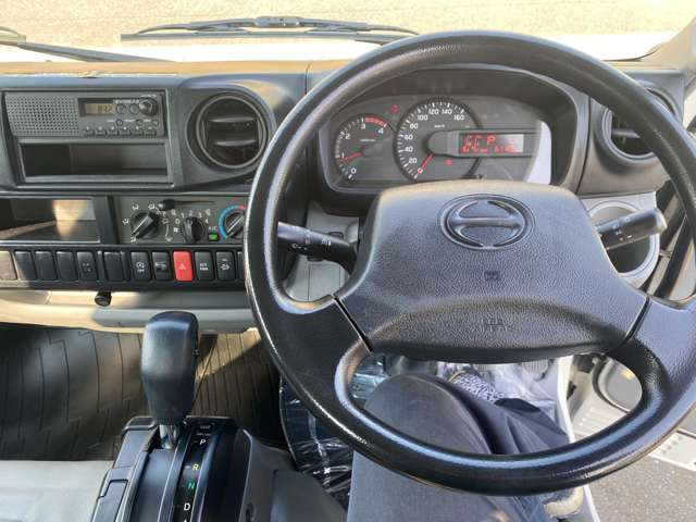 Hino Dutro 11