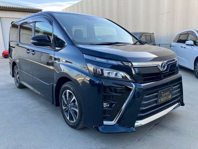 Toyota Voxy 9