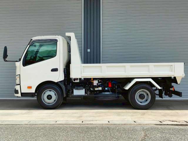 Hino Dutro 3