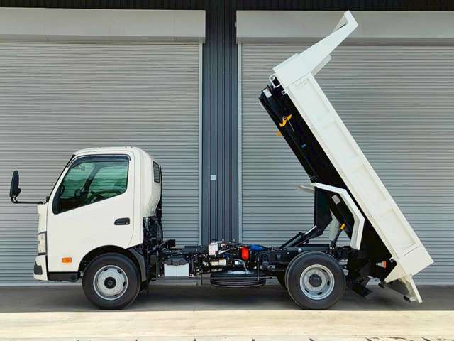 Hino Dutro 5