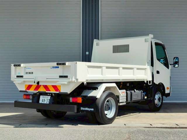 Hino Dutro 9