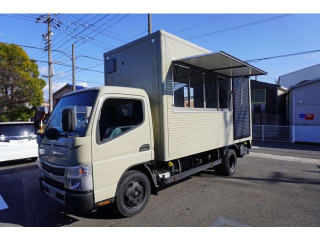 Mitsubishi Fuso Canter 9