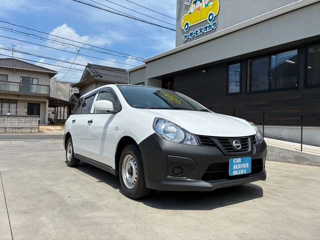 Nissan AD 5