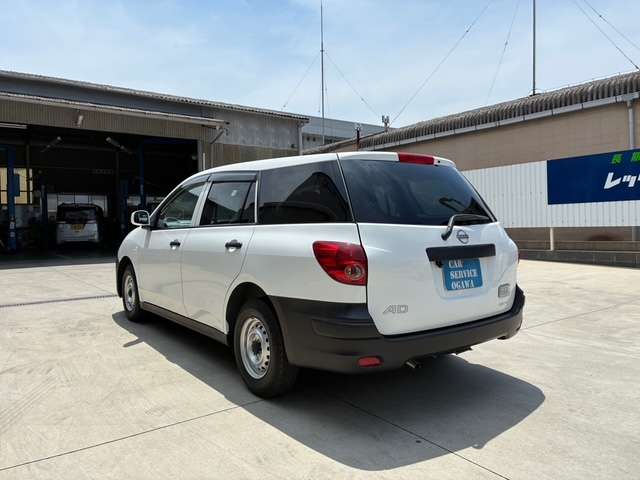 Nissan AD 10