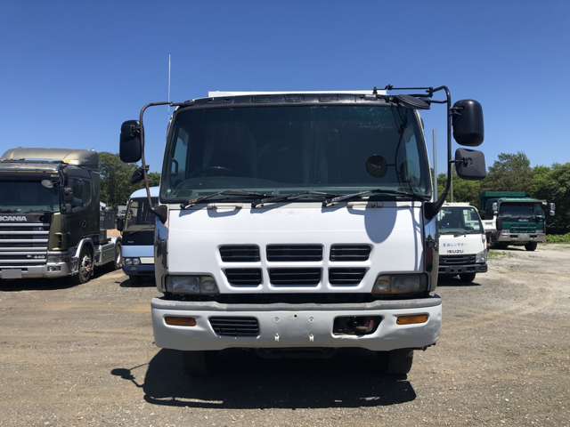 Isuzu Giga 2