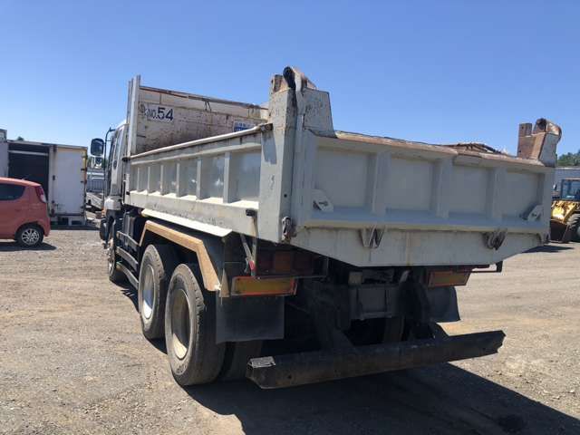 Isuzu Giga 5