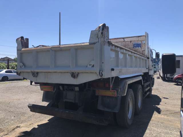 Isuzu Giga 7
